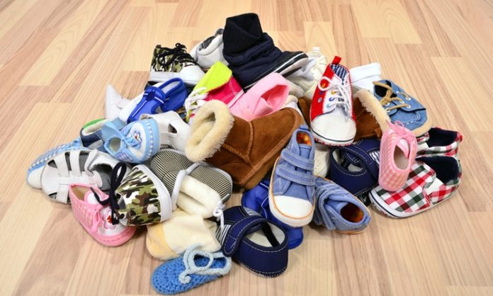 赤ちゃんの靴（ファーストシューズ）の選び方で知っておきたいこと