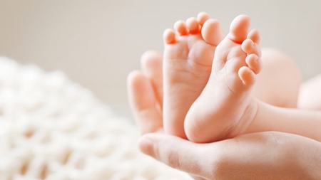 赤ちゃんの手足が冷たい場合の対処法とは？