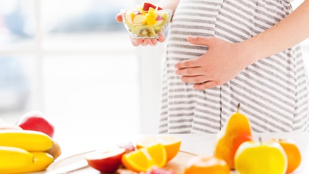 妊娠中の食生活が赤ちゃんの歯に影響