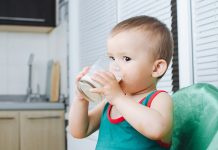 赤ちゃんに牛乳を飲ませるときに知っておきたいこと いつから 注意点