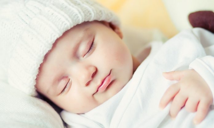 赤ちゃんの昼寝について知っておきたいこと 時間 回数 月齢 寝かせ方 起こし方 など