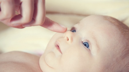 赤ちゃんの呼吸が荒いのは鼻づまりが原因？