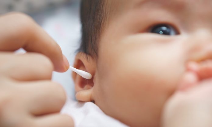赤ちゃんの耳掃除について知っておきたいこと
