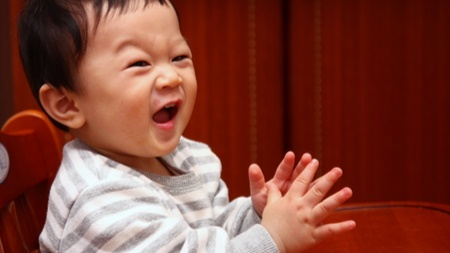 拍手 赤ちゃん 赤ちゃんのバイバイ、パチパチ（拍手）について知っておきたいこと