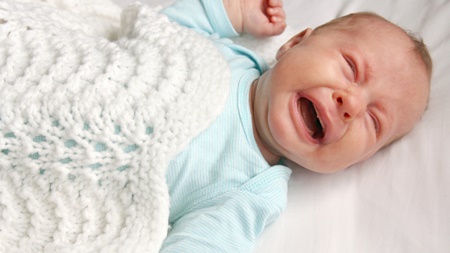 赤ちゃんの寝言泣きとは？